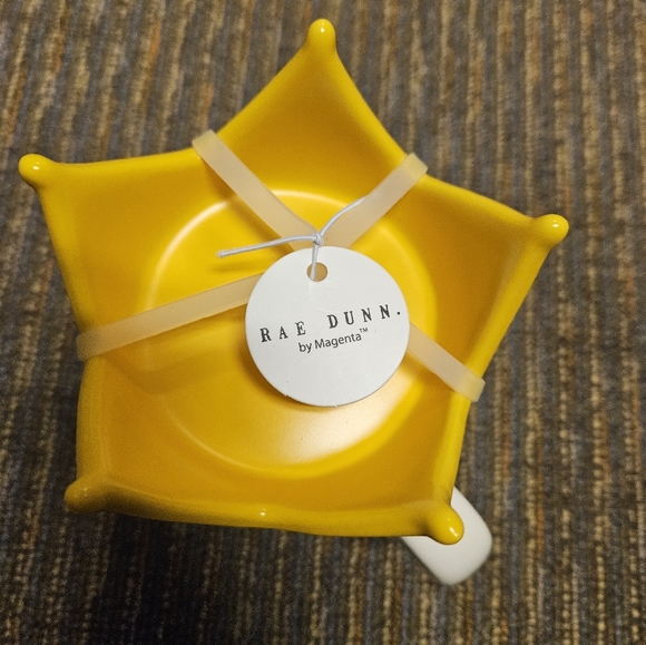 Busy Queen Bee Mug with Crown lid topper - Picture 3 of 3